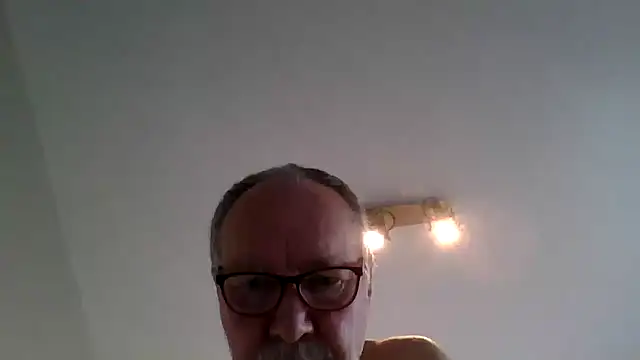 Snapshot of jimmybenido chatting on 05/09/26, 04:45 jimmybenido online show from 05/09/26, 04:45