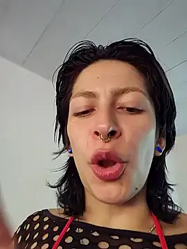 Snapshot of xmoira3x chatting on 12/29/24, 07:11 xmoira3x online show from 12/29/24, 07:11