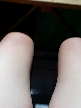 Snapshot of Cris29_84 chatting on 01/16/26, 06:06 Cris29 84 online show from 01/16/26, 06:06