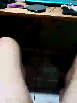 Snapshot of Cris29_84 chatting on 04/18/26, 07:56 Cris29 84 online show from 04/18/26, 07:56