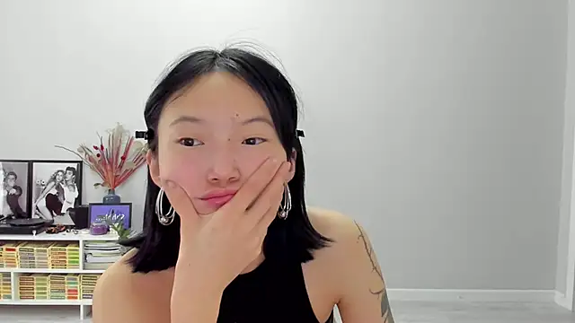 Snapshot of ailey_chao chatting on 04/18/26, 02:37 ailey chao online show from 04/18/26, 02:37