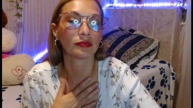 italagomez  online show from 01/10/25, 11:18