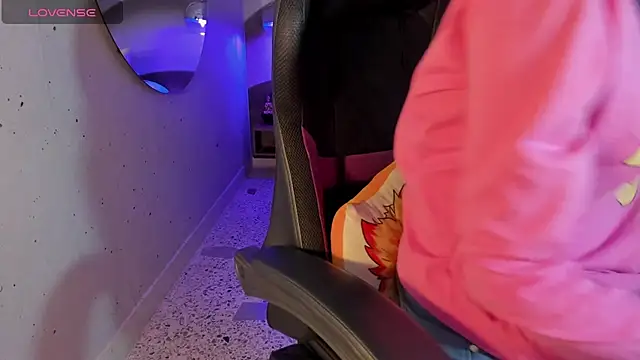 IamNayuta online show from 09/12/25, 07:58