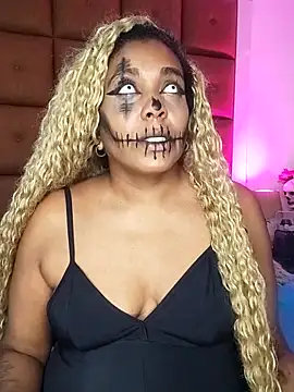 ELLA KELLY online show from 10/31/25, 12:39