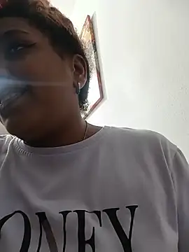 Snapshot of ELLA_KELLY chatting on 06/16/26, 11:57 ELLA KELLY online show from 06/16/26, 11:57