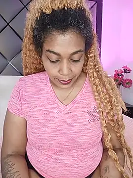 Snapshot of ELLA_KELLY chatting on 07/16/26, 11:49 ELLA KELLY online show from 07/16/26, 11:49