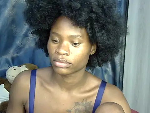 Snapshot of sweetblackbeauty001 chatting on 06/17/26, 08:21 sweetblackbeauty001 online show from 06/17/26, 08:21