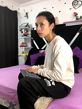 1lovelygirls online show from 10/08/25, 12:03