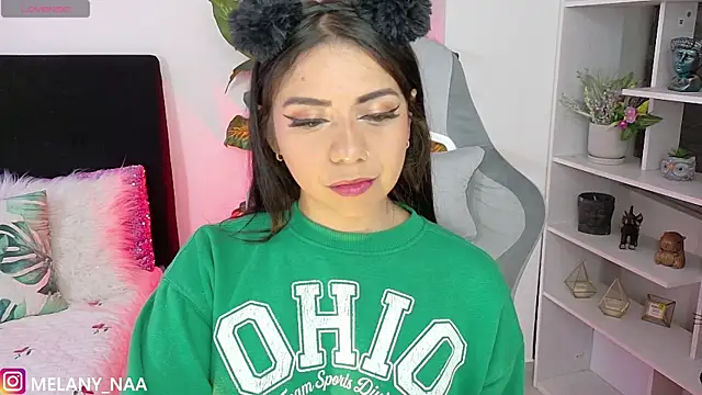 melany naa online show from 11/19/25, 01:05