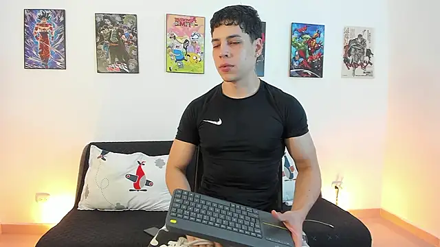 jonathanjoestar  online show from 02/06/26, 09:51