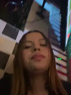 lalilamassu1 online show from 02/02/25, 12:09