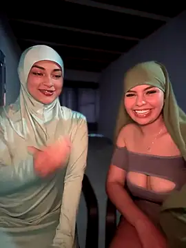 lalilamassu1 online show from 09/11/25, 10:43