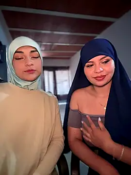 lalilamassu1 online show from 09/18/25, 07:27