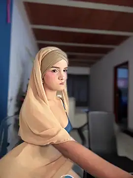 lalilamassu1 online show from 11/24/25, 10:09