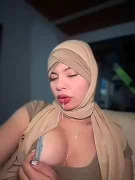 Snapshot of lalilamassu1 chatting on 02/12/26, 11:05 lalilamassu1 online show from 02/12/26, 11:05