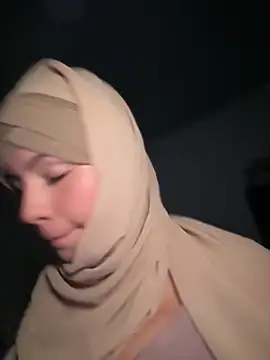 Snapshot of lalilamassu1 chatting on 04/10/26, 12:10 lalilamassu1 online show from 04/10/26, 12:10