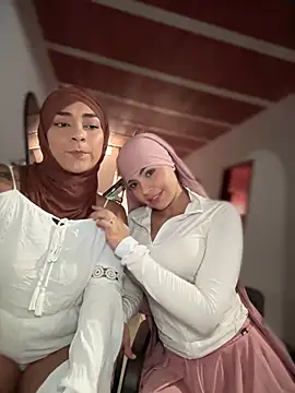 Snapshot of lalilamassu1 chatting on 04/18/26, 07:29 lalilamassu1 online show from 04/18/26, 07:29