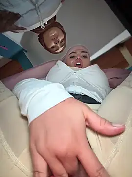 Snapshot of lalilamassu1 chatting on 04/18/26, 07:58 lalilamassu1 online show from 04/18/26, 07:58