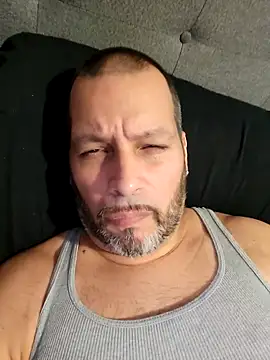 Snapshot of Just2much chatting on 10/06/25, 04:37 Just2much online show from 10/06/25, 04:37