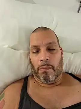 Snapshot of Just2much chatting on 10/08/25, 11:02 Just2much online show from 10/08/25, 11:02