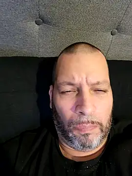 Snapshot of Just2much chatting on 10/13/25, 12:05 Just2much online show from 10/13/25, 12:05