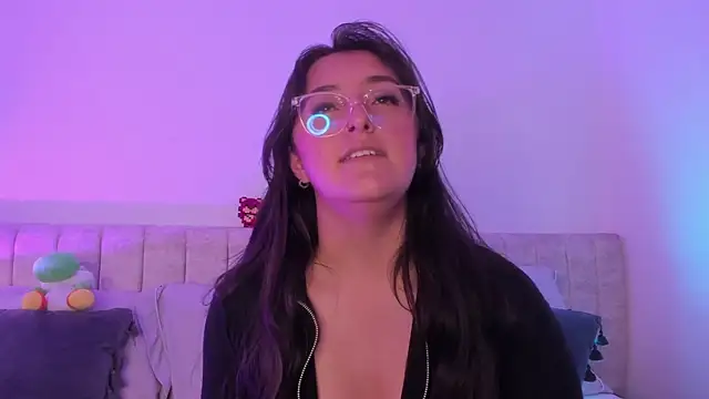 Snapshot of Kathia_Morelli chatting on 02/13/25, 05:54 Kathia Morelli online show from 02/13/25, 05:54