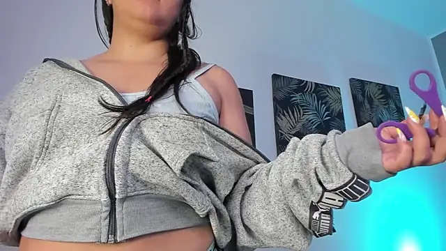 Snapshot of Kathia_Morelli chatting on 10/01/25, 12:00 Kathia Morelli online show from 10/01/25, 12:00