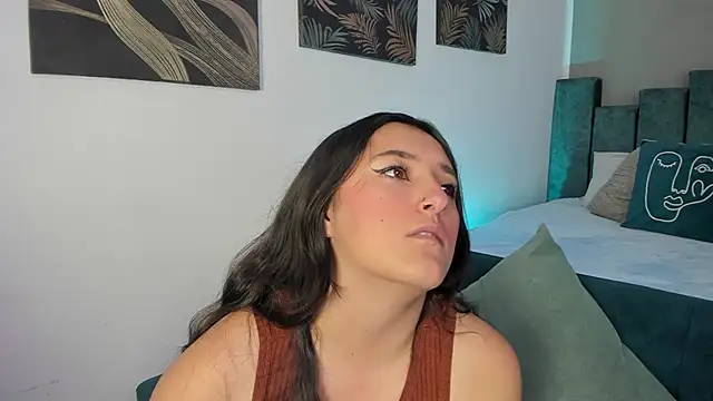 Snapshot of Kathia_Morelli chatting on 10/14/25, 11:55 Kathia Morelli online show from 10/14/25, 11:55