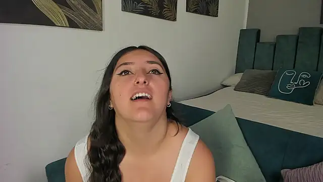 Snapshot of Kathia_Morelli chatting on 10/21/25, 12:17 Kathia Morelli online show from 10/21/25, 12:17