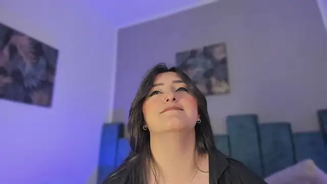 Snapshot of Kathia_Morelli chatting on 07/18/26, 11:58 Kathia Morelli online show from 07/18/26, 11:58