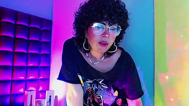 kuromi69 online show from 12/18/24, 11:02