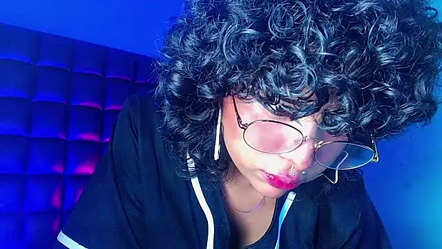 kuromi69 online show from 03/11/25, 10:51