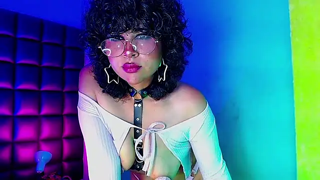 kuromi69 online show from 03/19/25, 06:03