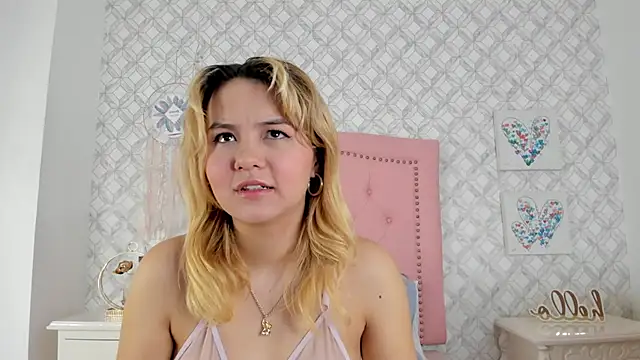 Sara  Williams online show from 02/19/25, 03:39