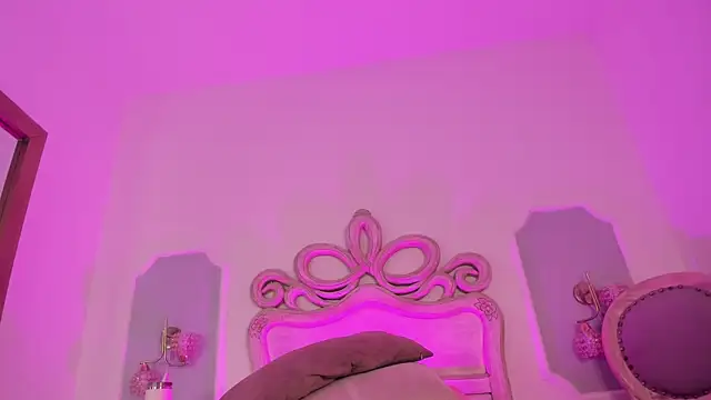 Sara  Williams online show from 11/10/25, 03:49