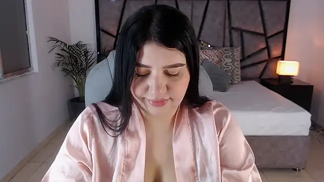 Snapshot of Violetta_rainbow chatting on 11/07/25, 03:39 Violetta rainbow online show from 11/07/25, 03:39