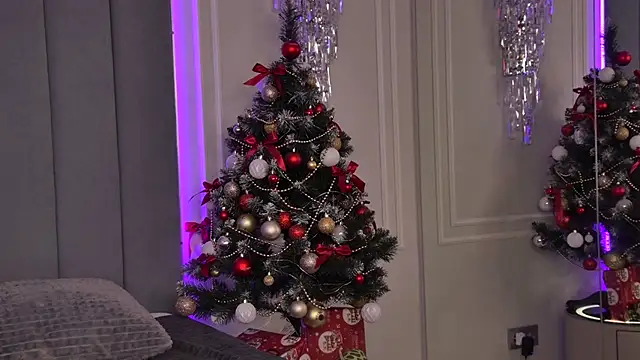 ChloeMarsch online show from 12/16/25, 05:01