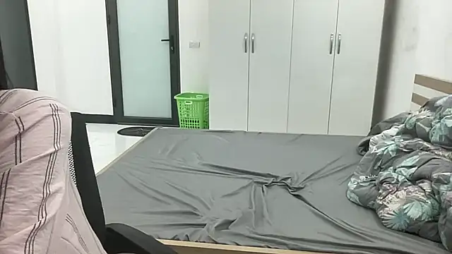 Louis Baby online show from 11/26/25, 05:47