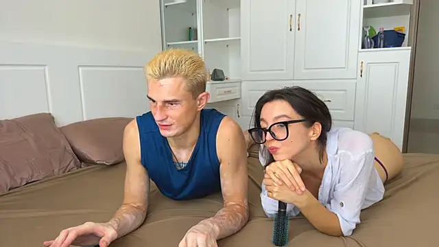 Snapshot of Morning_Stars chatting on 12/14/25, 03:01 Morning Stars online show from 12/14/25, 03:01