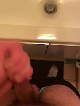 Snapshot of dimitriei chatting on 12/23/24, 10:44 dimitriei online show from 12/23/24, 10:44