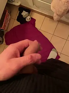 Snapshot of dimitriei chatting on 03/14/25, 10:16 dimitriei online show from 03/14/25, 10:16