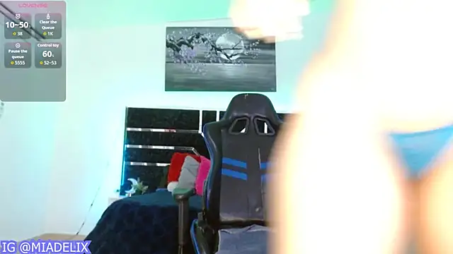 Snapshot of -MiaDelight- chatting on 03/13/26, 02:56 -MiaDelight- online show from 03/13/26, 02:56