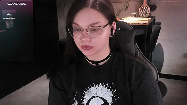 EvaBae online show from 03/03/25, 11:00