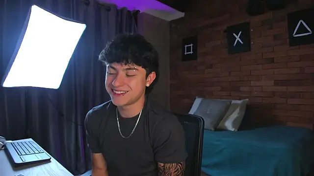 Ares Dickson online show from 02/16/25, 03:26