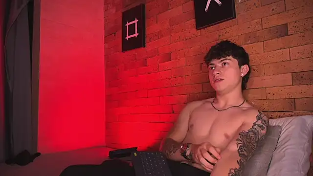 Ares Dickson online show from 03/15/25, 08:48