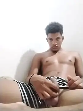 Snapshot of Gutierrez6383 chatting on 03/04/25, 04:27 Gutierrez6383 online show from 03/04/25, 04:27