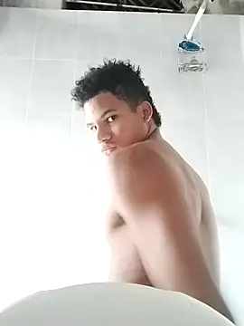 Snapshot of Gutierrez6383 chatting on 03/06/25, 01:14 Gutierrez6383 online show from 03/06/25, 01:14