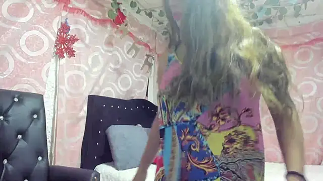 1julianasalazar online show from 12/12/24, 04:37