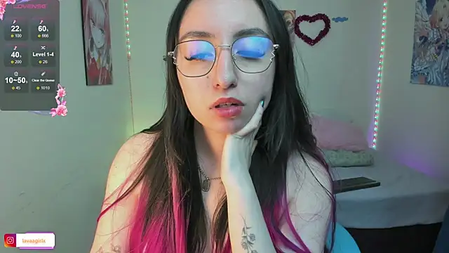 Snapshot of Julieta_cott chatting on 10/02/25, 03:24 Julieta cott online show from 10/02/25, 03:24