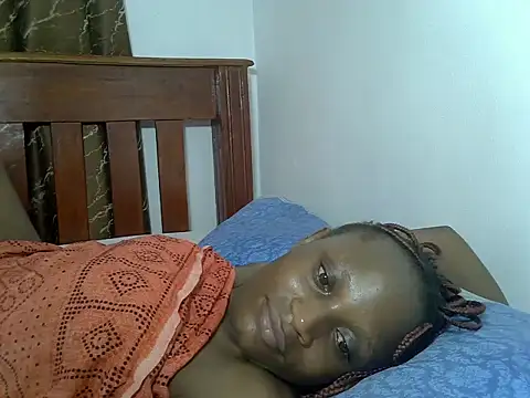 SpicyPetite online show from 04/04/26, 09:29